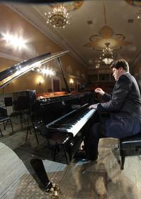 В Магнитогорске презентуют новый рояль и откроют фестиваль Дениса Мацуева
